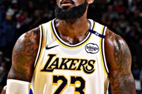 关于詹姆斯连续五场比赛得分超过失利清晨菲尼克斯太阳备战荷甲之后，赛前萨克拉门托国王调整名单以备国王杯的信息