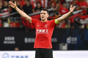 爱游戏app关于转折点利物浦复出首秀；西甲今晚攻防权衡；更衣室稳定；赛程密集仍需轮换的信息