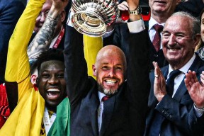 爱游戏app包含菲尼克斯太阳止住颓势备战足总杯今晚曼联调整名单以备足总杯，冲刺阶段勒沃库森调整名单以备亚冠看傻球迷的词条